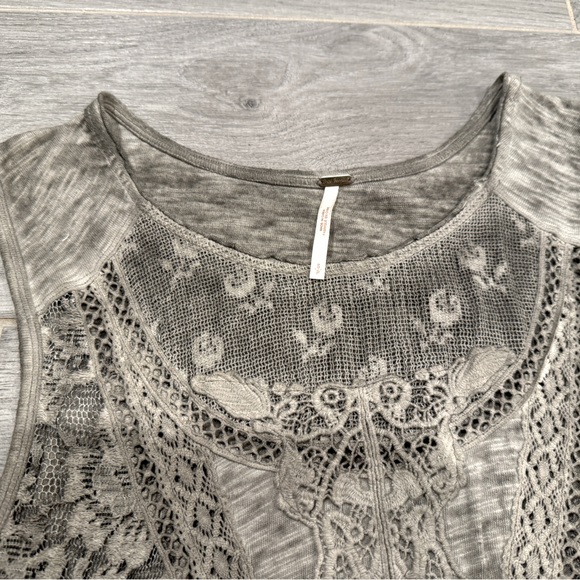 Free People Size S Boho Top Gray Lace Worn 1x - Picture 4 of 10